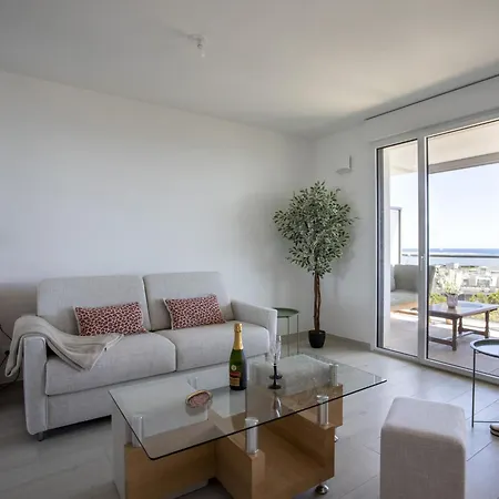 Seaside View-1 By Interhome شقة *