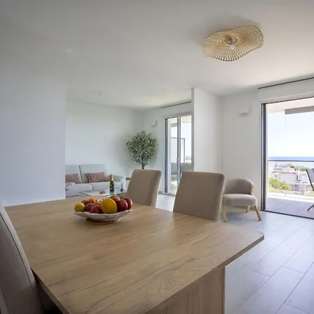 Seaside View-1 By Interhome شقة *