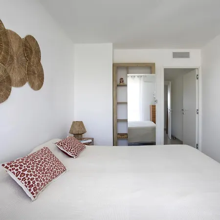 Apartment Seaside View-1 By Interhome *